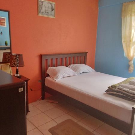 Danglez Bed & Breakfast Bataka Kültér fotó